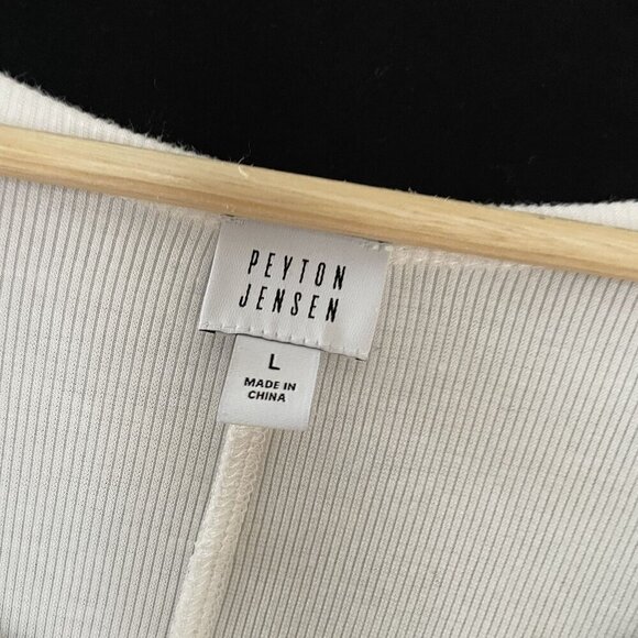 Peyton Jensen white long sleeved sweater women's size large button details rayon - Picture 3 of 7